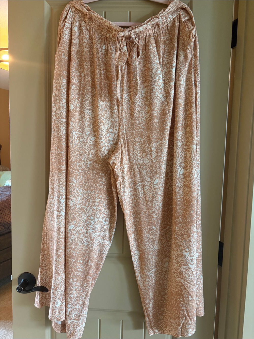 LuLaRoe Dianne Wide Leg Paper Bag Pants. Size 3XL